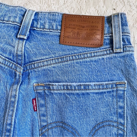 Levi’s premium denim ribcage straight ankle jean - Picture 10 of 12
